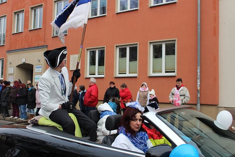 N&auml;rrinnen und Narren zogen durch Sondershausen (1)