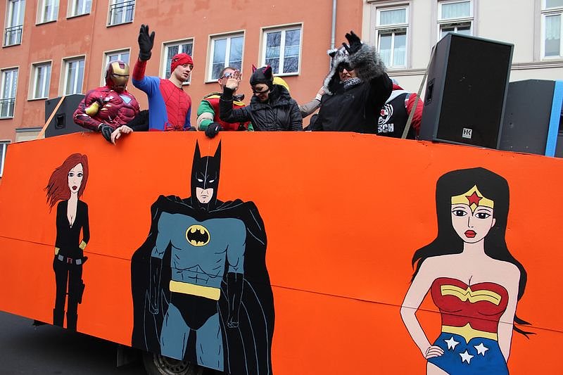 N&auml;rrinnen und Narren zogen durch Sondershausen (1)