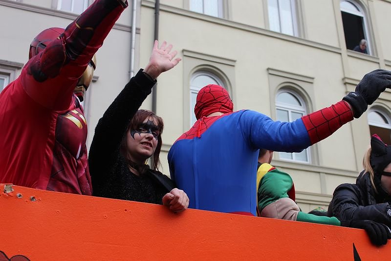 N&auml;rrinnen und Narren zogen durch Sondershausen (1)