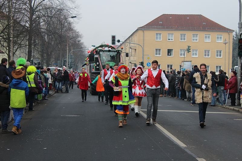 N&auml;rrinnen und Narren zogen durch Sondershausen (1)