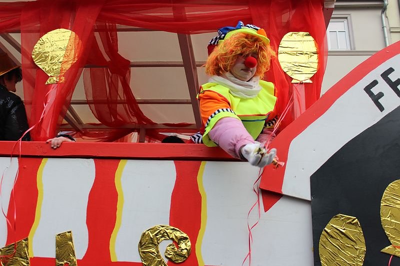 N&auml;rrinnen und Narren zogen durch Sondershausen (1)