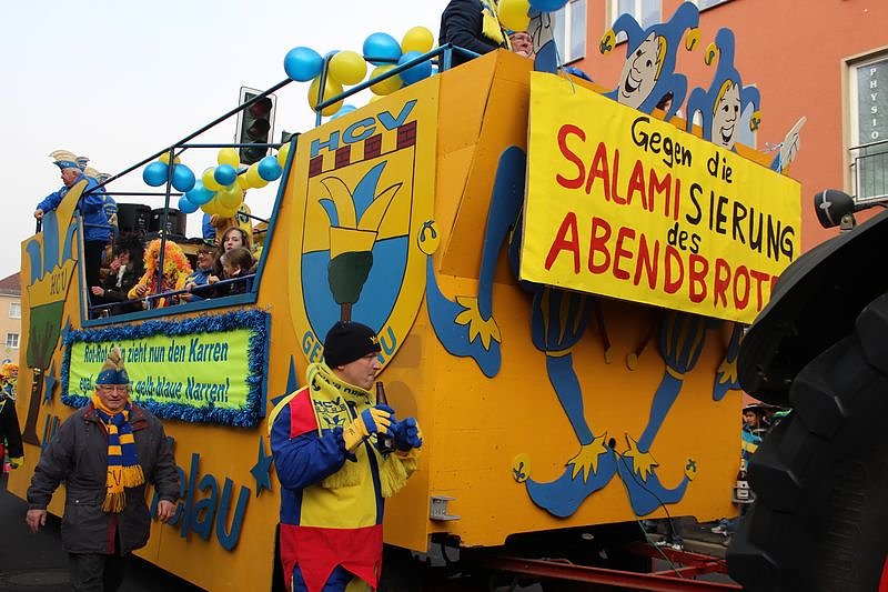 N&auml;rrinnen und Narren zogen durch Sondershausen (1)