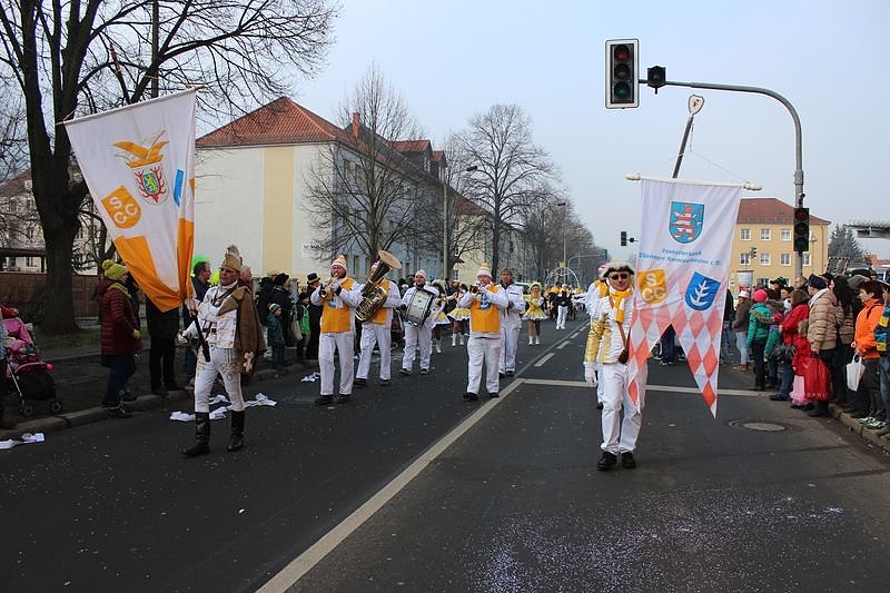 N&auml;rrinnen und Narren zogen durch Sondershausen (2)