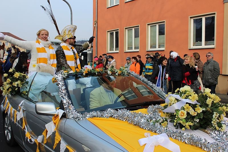 N&auml;rrinnen und Narren zogen durch Sondershausen (2)