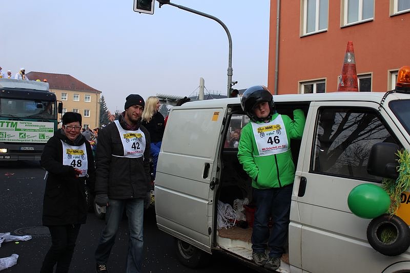 N&auml;rrinnen und Narren zogen durch Sondershausen (2)