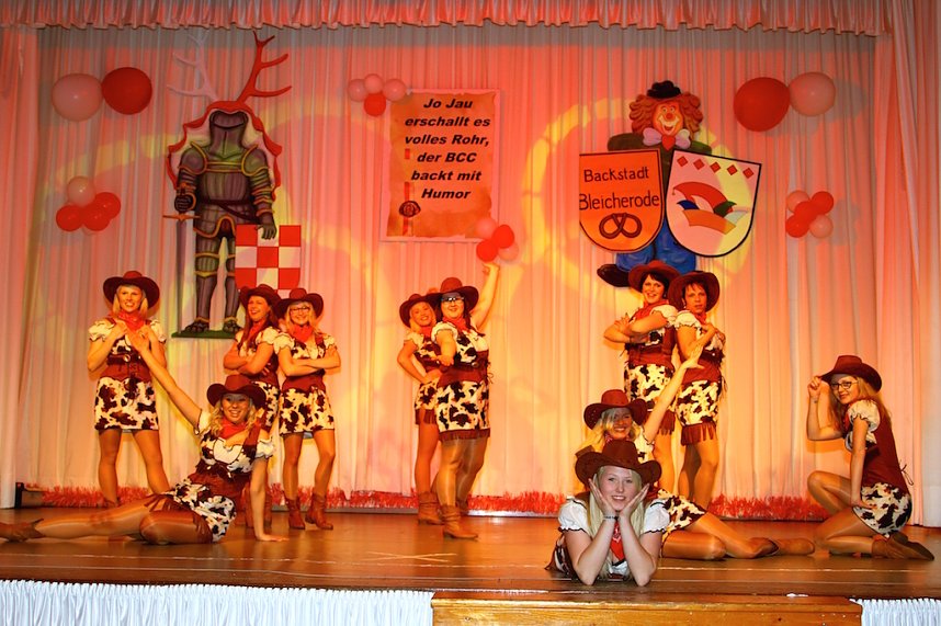 Zum 8. M&auml;nnerballettwettbewerb des BCC im Bleicher&ouml;der Kulturhaus sollte es zum Kopf an Kopf Tanzen kommen