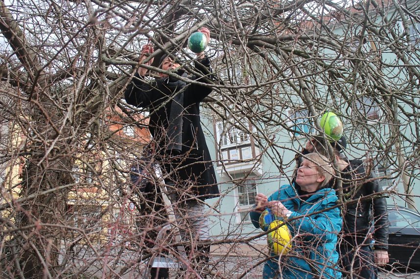Der erste Brunnen ist geschm&uuml;ckt - das Nordh&auml;user Meerpferdchen verzierten die Sch&uuml;lerinnen und Sch&uuml;ler des F&ouml;rderzentrums Pestalozzi