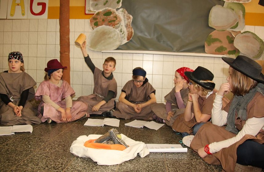 R&auml;uber und Piraten: Die Grundschule G&ouml;rsbach veranstaltete ihren Lesetag