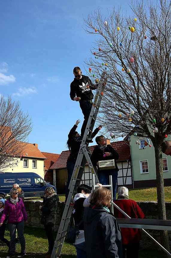 Ostereierallee in Obergebra