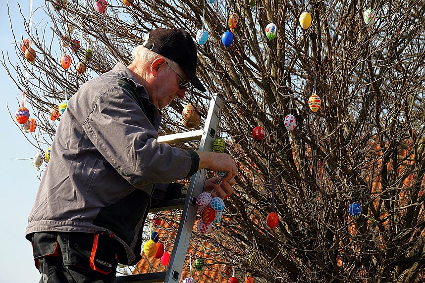 Ostereierallee in Obergebra