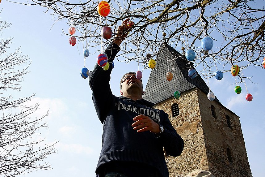 Ostereierallee in Obergebra