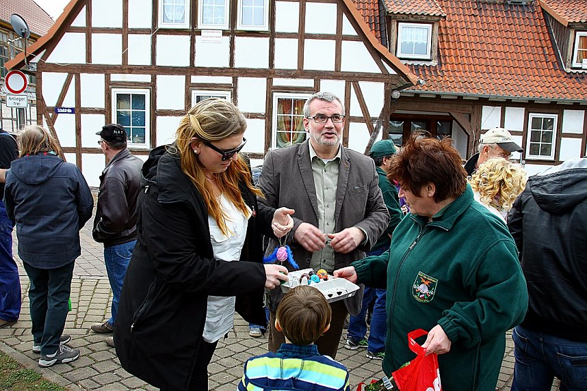 Ostereierallee in Obergebra