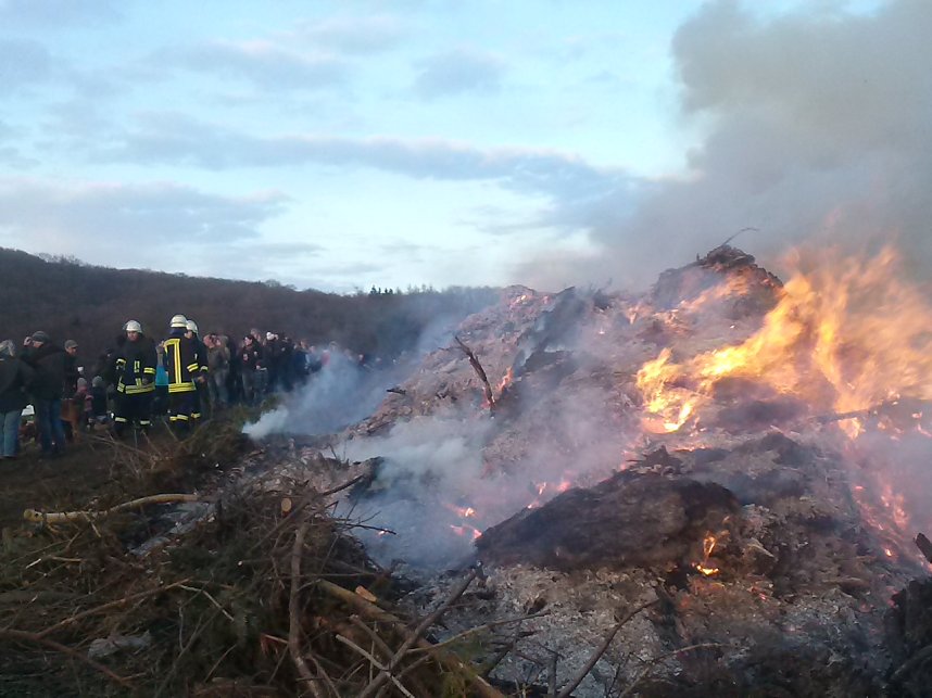 Osterfeuer in Neustadt