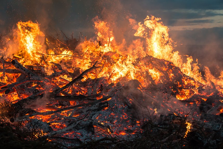 Osterfeuer in Krimderode