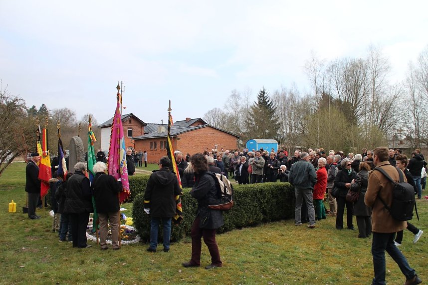 Gedenken zum 70. Jahrestag der Befreiung des Au&szlig;enlagers Ellrich-Julius H&uuml;tte