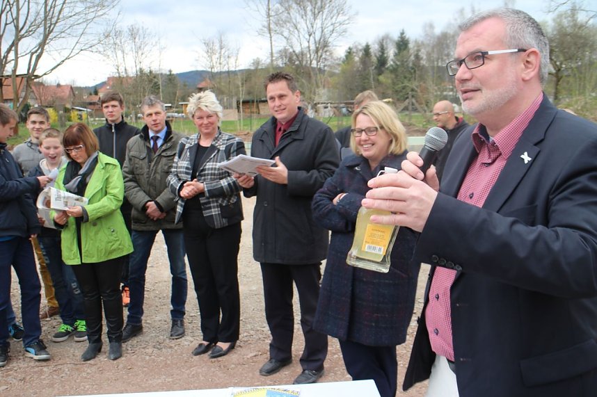 F&uuml;r die neue Sporthalle der Regelschule Ellrich wurde heute der Grundstein gelegt