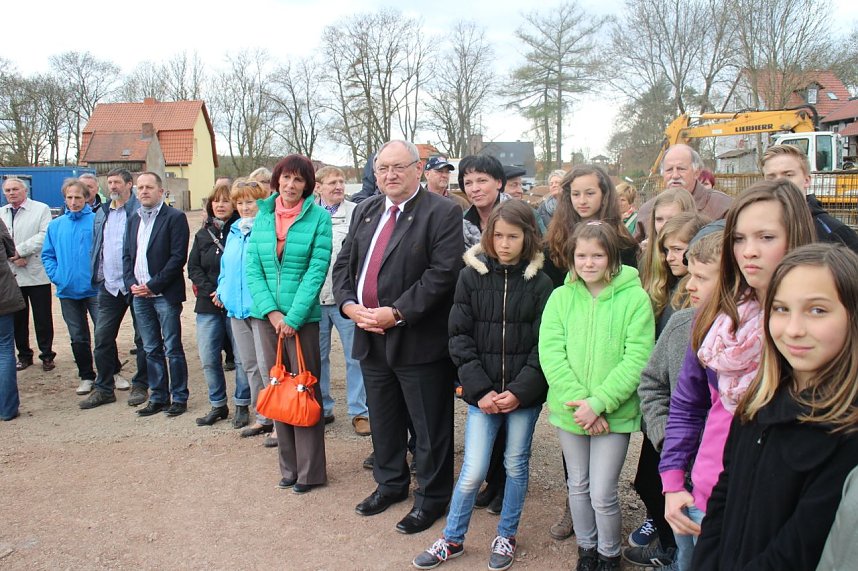 F&uuml;r die neue Sporthalle der Regelschule Ellrich wurde heute der Grundstein gelegt