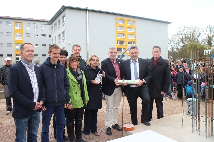 F&uuml;r die neue Sporthalle der Regelschule Ellrich wurde heute der Grundstein gelegt