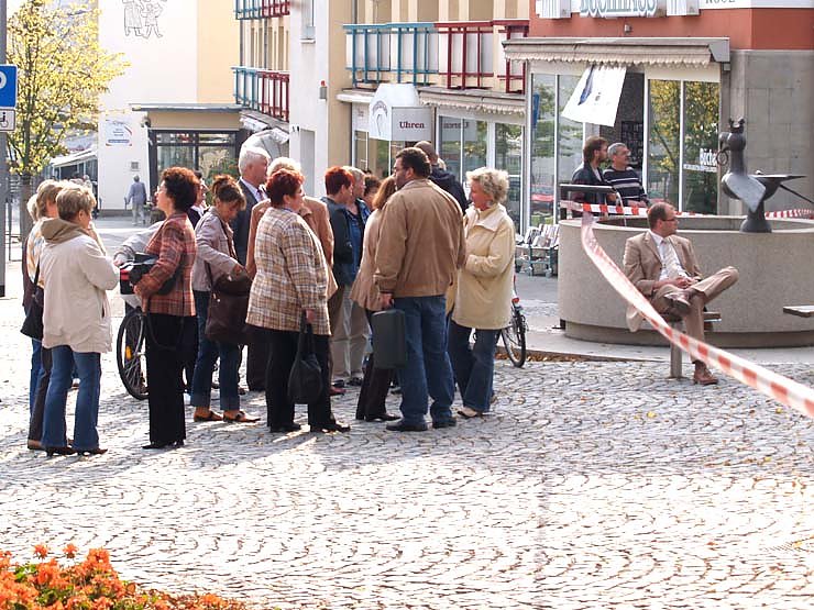 W&auml;hrend B&uuml;rgermeister Jendricke gem&uuml;tlich Platz genommen hatte...
