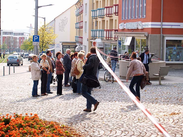 Keine Chance: Sie wird durch den Pressesprecher zur&uuml;ck geleitet.