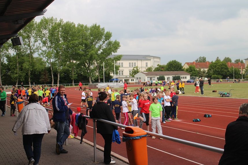 Kreisschulmeisterschaften auf dem Nordh&auml;user Hohekreuz-Sportplatz