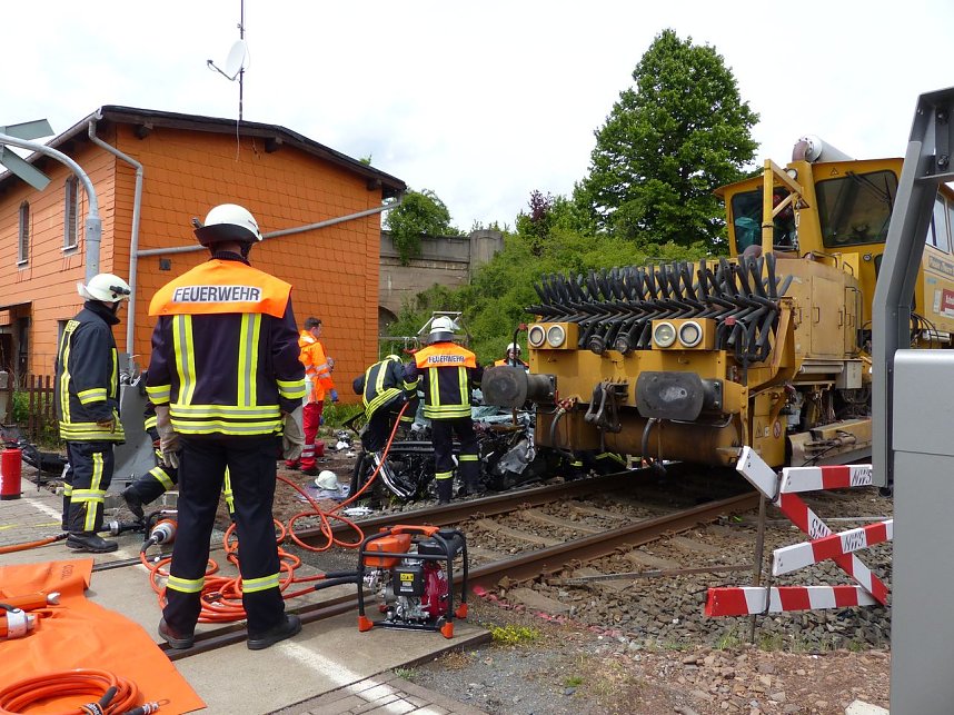 Schwerer Unfall am Bahn&uuml;bergang