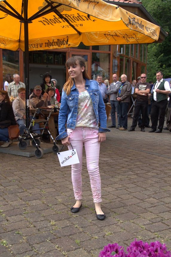 Modenschau in S&uuml;lzhayn