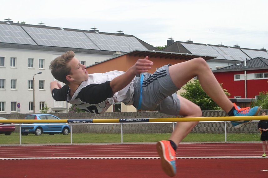 Schulamtsfinale Jugend trainiert f&uuml;r Olympia auf dem Nordh&auml;user Hohekreuzsportplatz