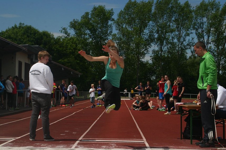 Schulamtsfinale Jugend trainiert f&uuml;r Olympia auf dem Nordh&auml;user Hohekreuzsportplatz