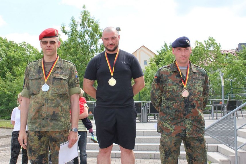 24 Stunden f&uuml;r Ludwig geschwommen