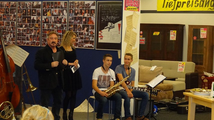 Ausstellung musikalisch er&ouml;ffnet