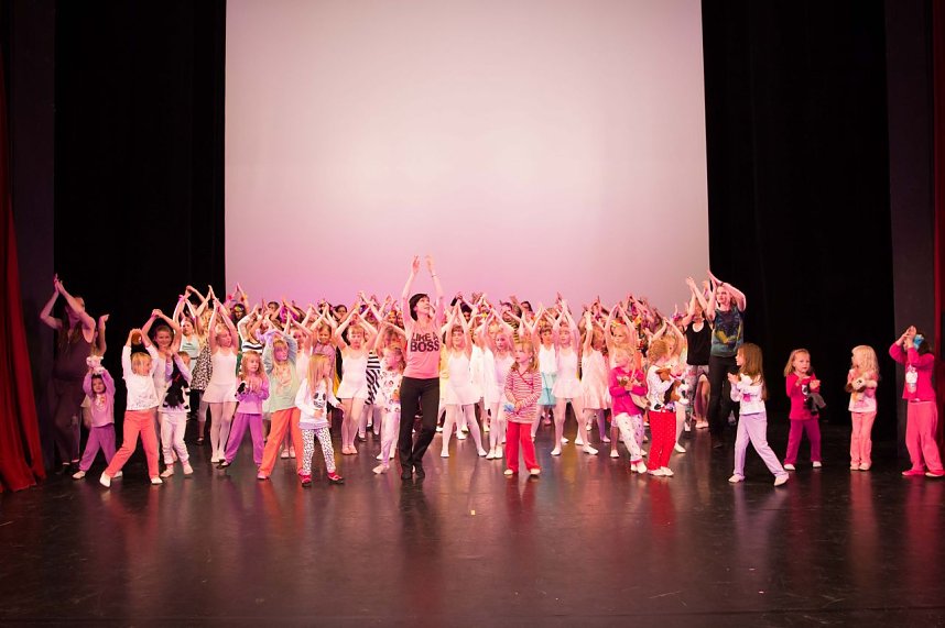 Tanzschule Taimba feierte ihr 10-j&auml;hriges Bestehen im Theater Nordhausen