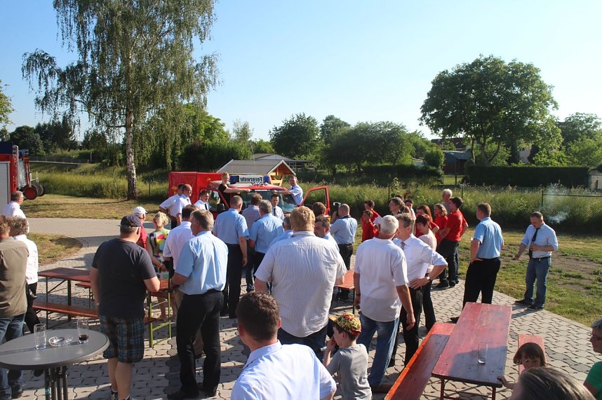 Die Kameraden der Sundh&auml;user Feuerwehr k&ouml;nnen sich nach langem warten endlich &uuml;ber ihr neues Ger&auml;tehaus freuen