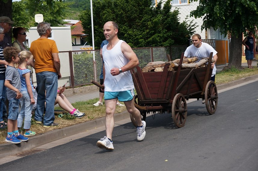 Sachswerfer Handwagenrennen