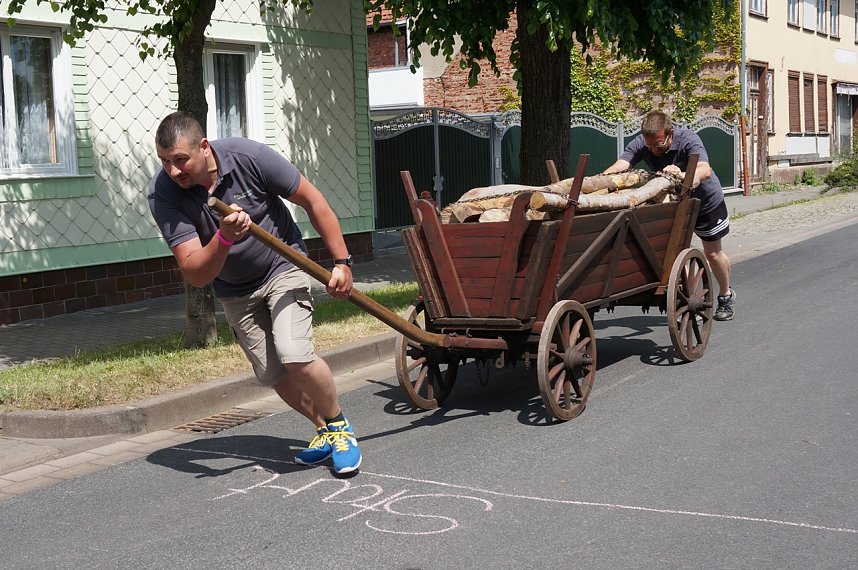 Sachswerfer Handwagenrennen