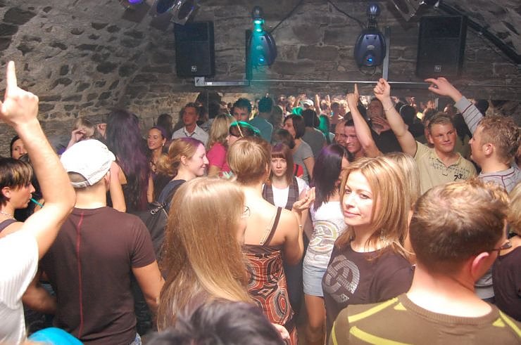 House Sensation im Grease.NNZ-City Scout on Tour