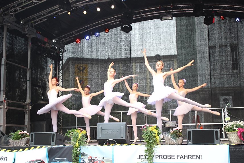 Die Eleven des Tanzstudio Radeva auf dem 47. Rolandsfest