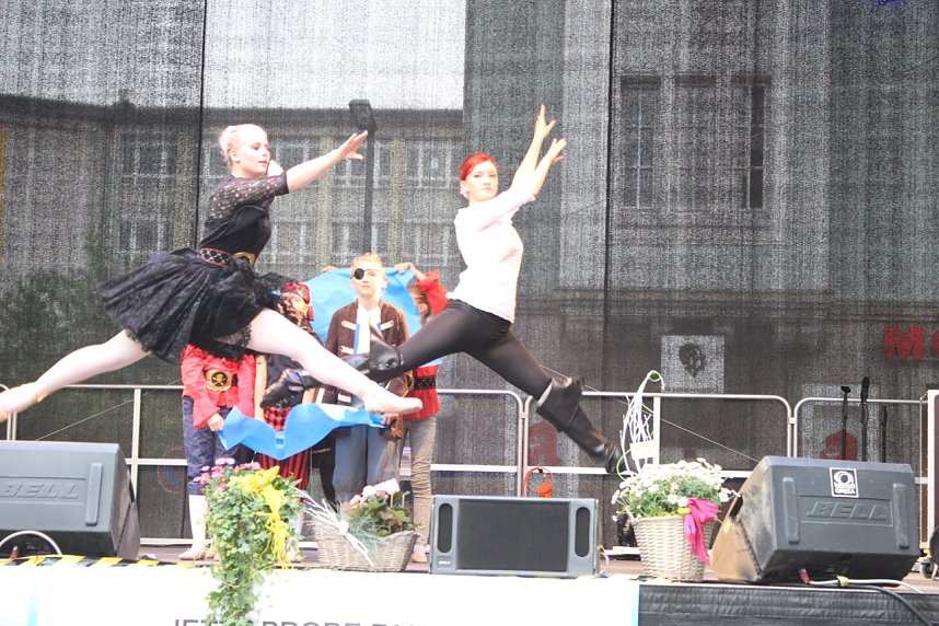 Die Eleven des Tanzstudio Radeva auf dem 47. Rolandsfest