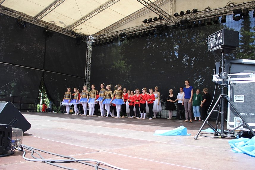 Die Eleven des Tanzstudio Radeva auf dem 47. Rolandsfest