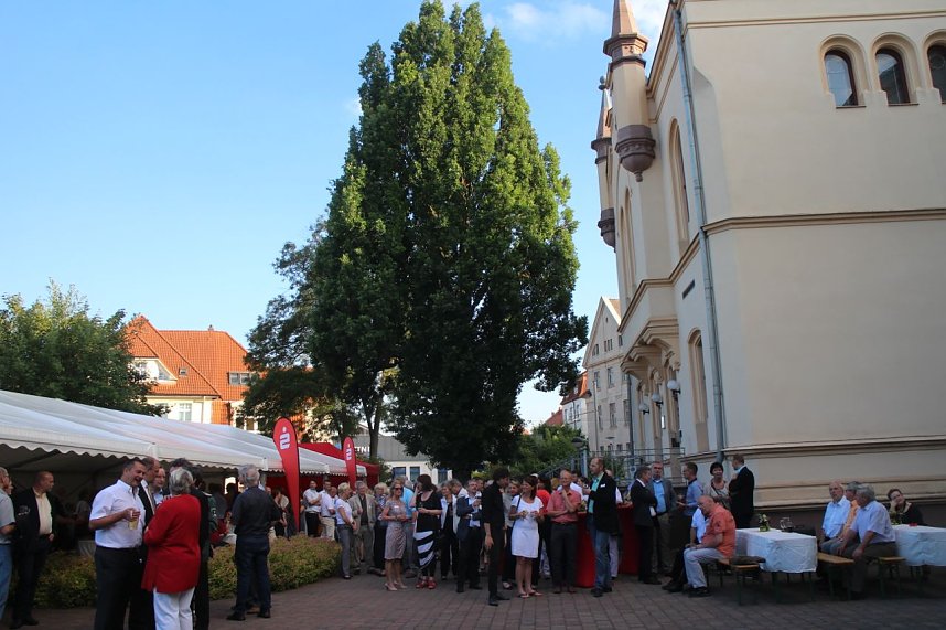Sommerfest vor dem Nordh&auml;user Landratsamt