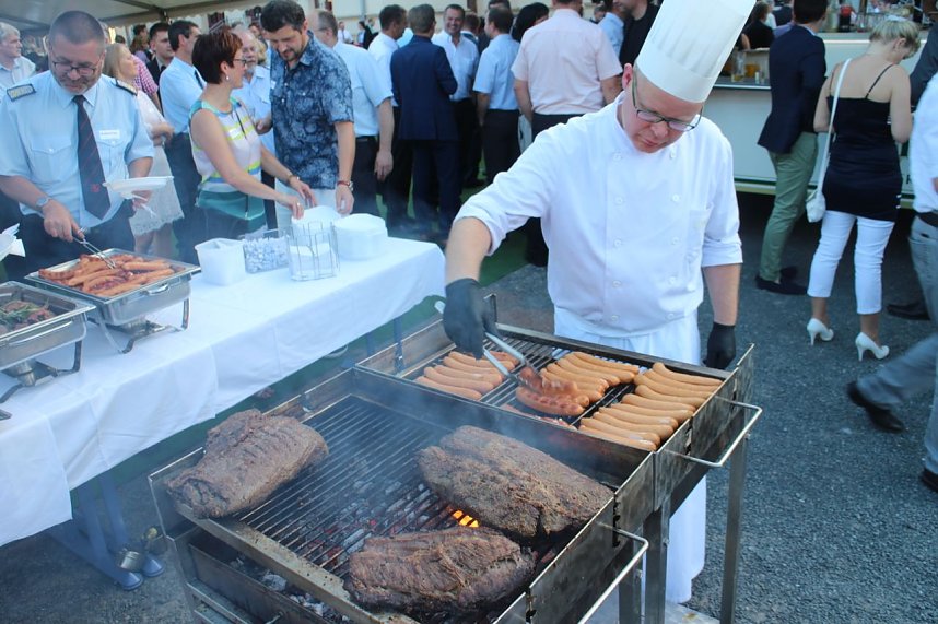 Sommerfest vor dem Nordh&auml;user Landratsamt