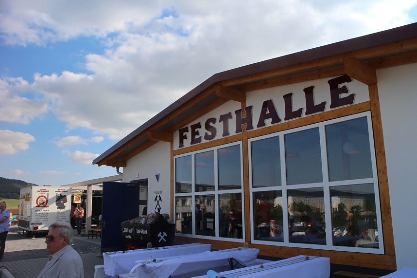 Zum Bergmannsfestes wurde in Sollstedt auch die neue Festhalle er&ouml;ffnet