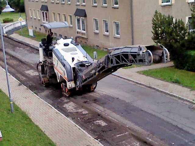 Stra&szlig;enbau in der Bleicher&ouml;der Naumannstra&szlig;e