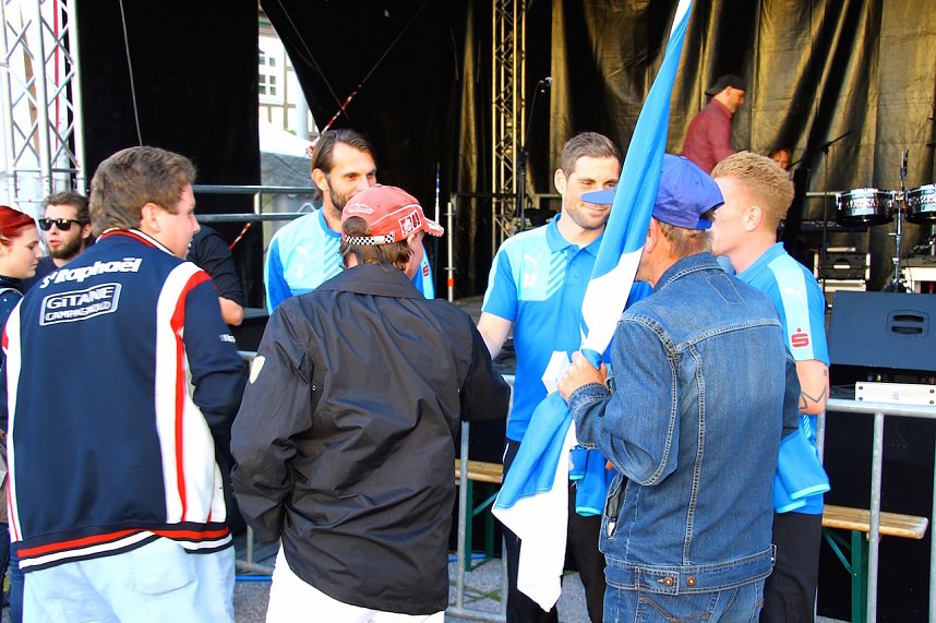 Auf der B&uuml;hne statt auf dem Rasen