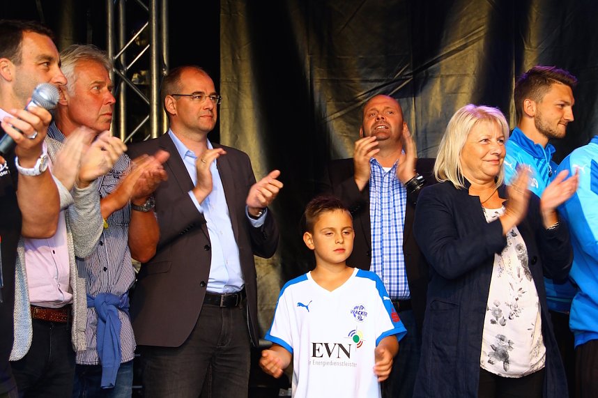 Auf der B&uuml;hne statt auf dem Rasen