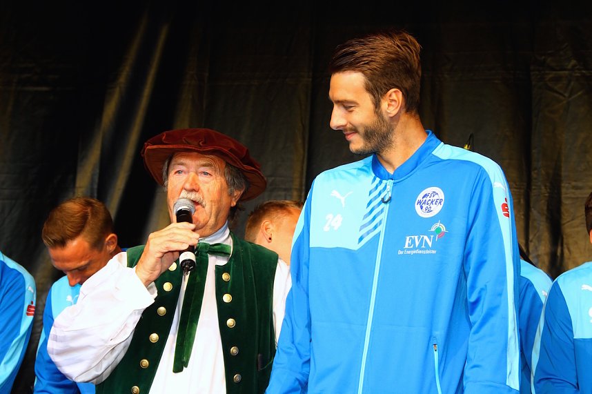 Auf der B&uuml;hne statt auf dem Rasen