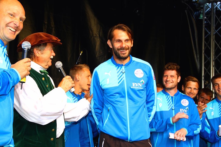 Auf der B&uuml;hne statt auf dem Rasen