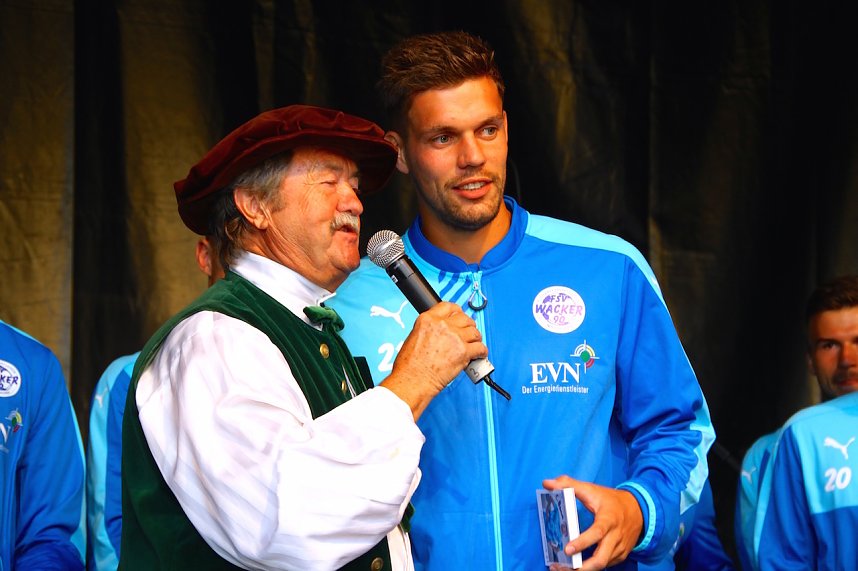 Auf der B&uuml;hne statt auf dem Rasen