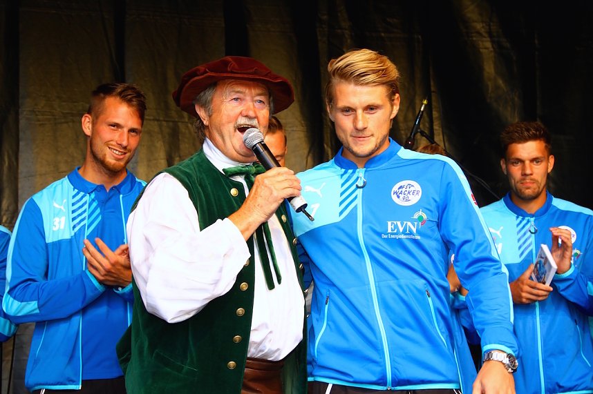 Auf der B&uuml;hne statt auf dem Rasen