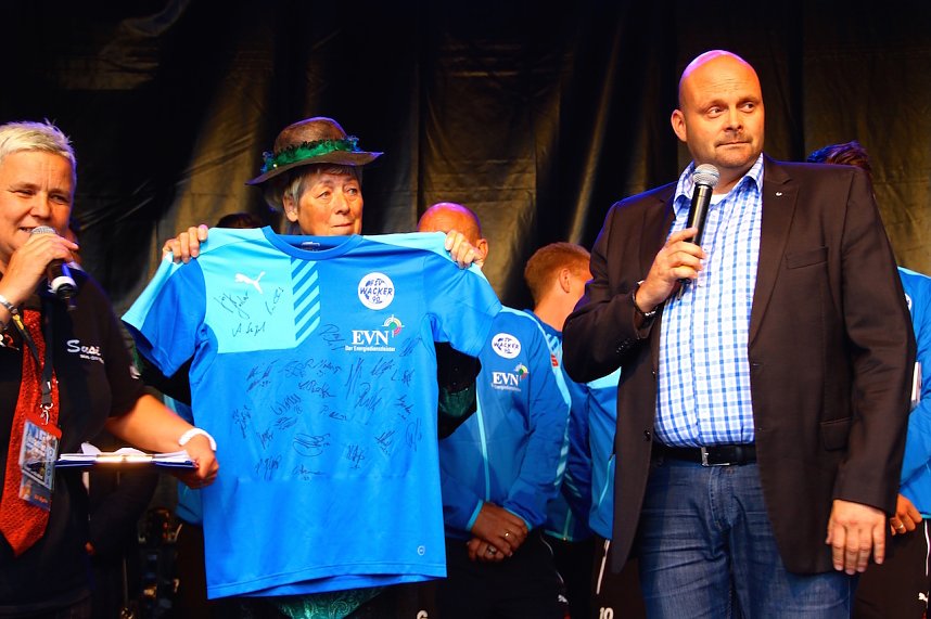 Auf der B&uuml;hne statt auf dem Rasen